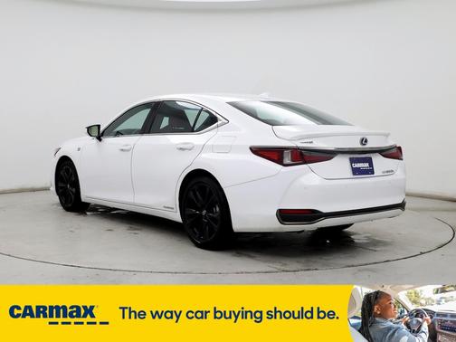 2022 Lexus ES 300h F-Sport