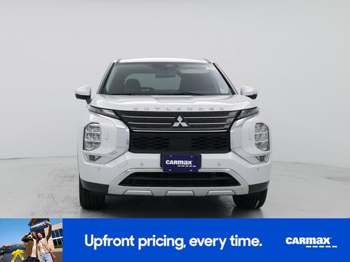 White 2022 Mitsubishi Outlander SE