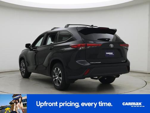 Black 2023 Toyota Highlander XLE