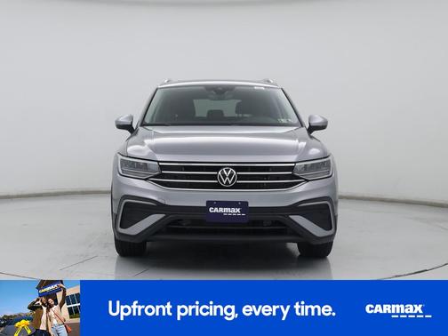 Silver 2024 Volkswagen Tiguan SE