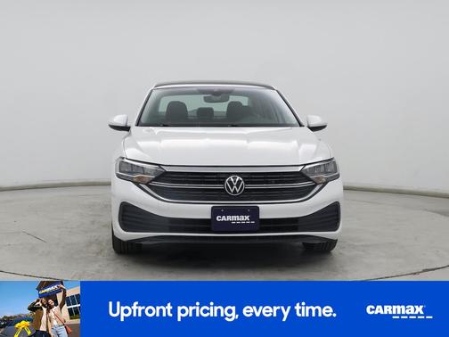 White 2022 Volkswagen Jetta SE
