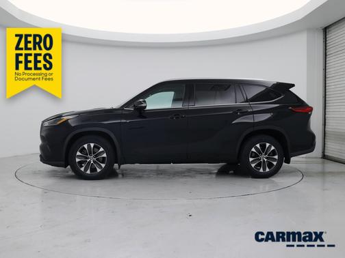 Black 2021 Toyota Highlander XLE