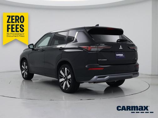 Black 2025 Mitsubishi Outlander SE