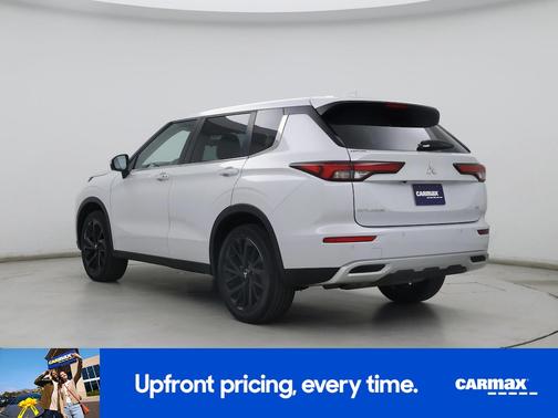 2023 Mitsubishi Outlander SE
