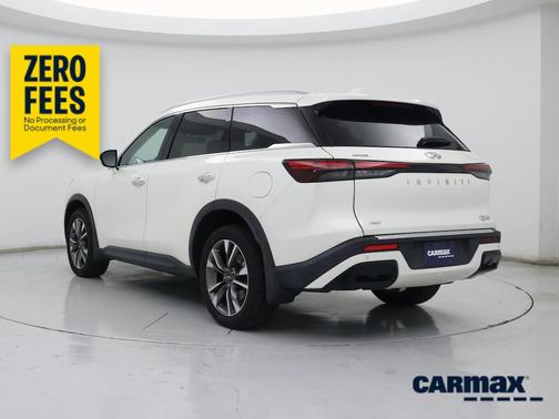 White 2023 INFINITI QX60 Luxe