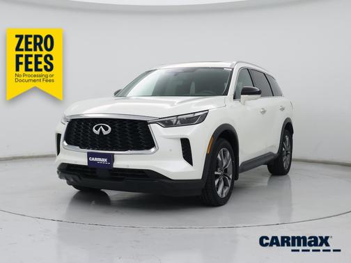 White 2023 INFINITI QX60 Luxe
