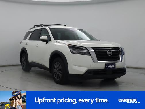 2023 Nissan Pathfinder SV