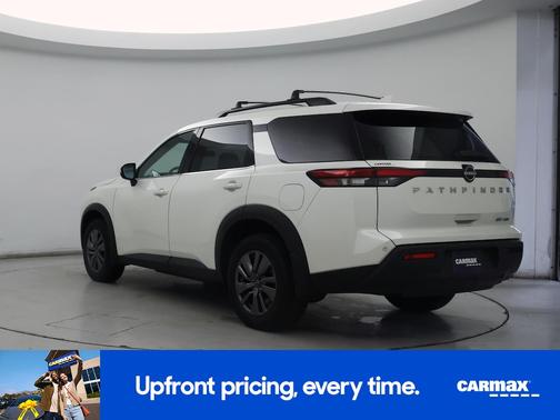 2023 Nissan Pathfinder SV