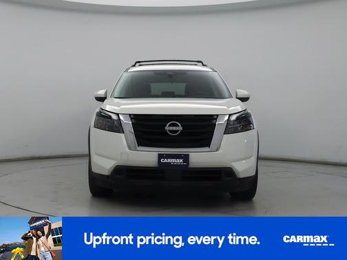 2023 Nissan Pathfinder SV