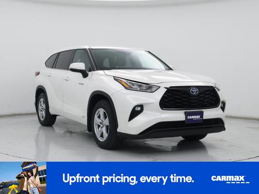White 2020 Toyota Highlander Hybrid LE