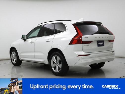 2022 Volvo XC60 B5 Momentum