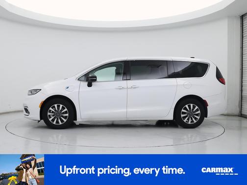 White 2024 Chrysler Pacifica Hybrid Select