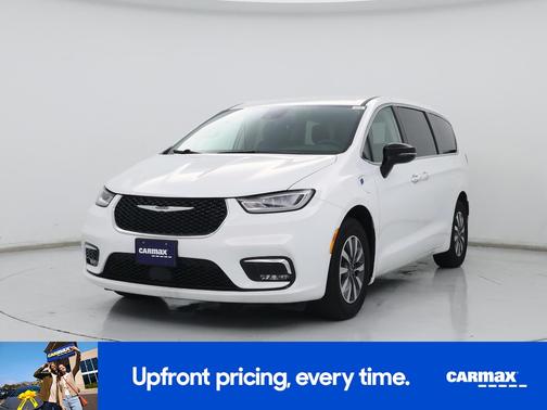 White 2024 Chrysler Pacifica Hybrid Select
