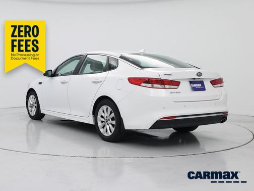White 2018 Kia Optima LX