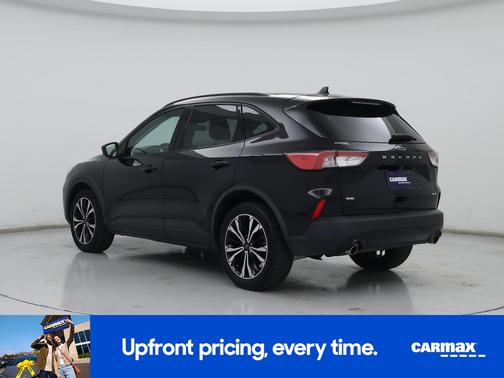 Black 2022 Ford Escape SE