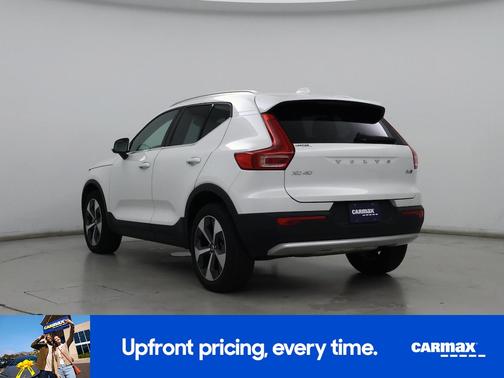 2023 Volvo XC40 B5 Plus Bright Theme
