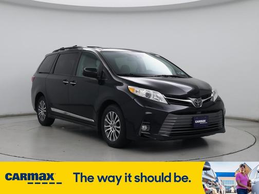 2020 Toyota Sienna XLE