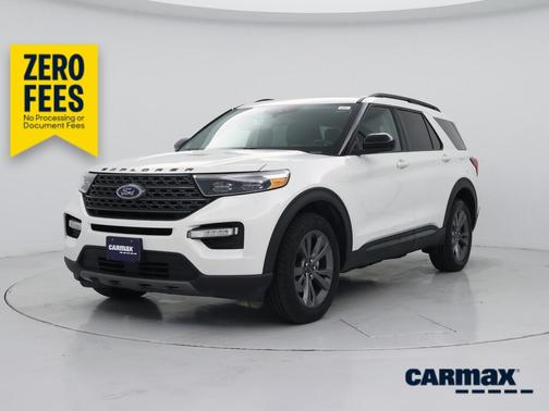 White 2022 Ford Explorer XLT