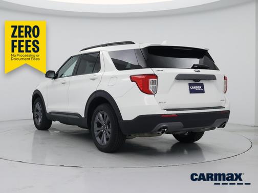 White 2022 Ford Explorer XLT