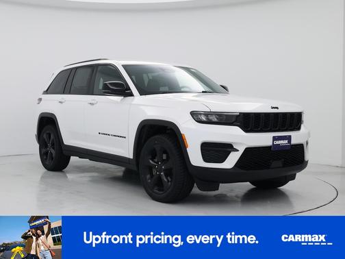 White 2023 Jeep Grand Cherokee Altitude