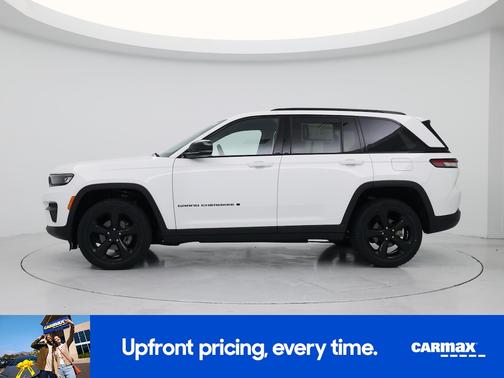 White 2023 Jeep Grand Cherokee Altitude