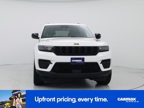 White 2023 Jeep Grand Cherokee Altitude