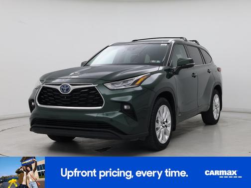 Green 2023 Toyota Highlander Hybrid Limited