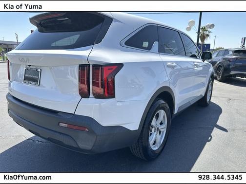 Glacial White Pearl 2023 Kia Sorento LX