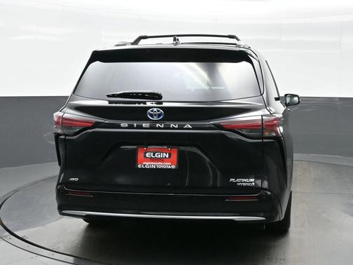 2024 Toyota Sienna Platinum