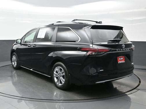 2024 Toyota Sienna Platinum