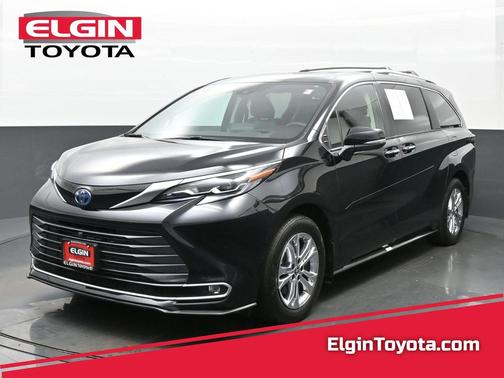 2024 Toyota Sienna Platinum