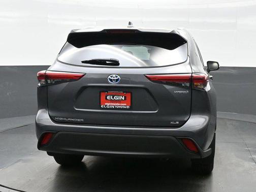2022 Toyota Highlander Hybrid XLE