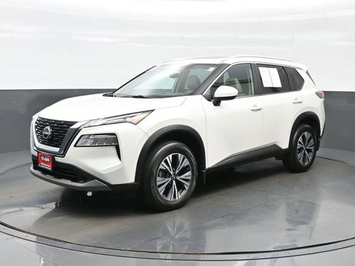 Pearl White Tricoat 2023 Nissan Rogue SV
