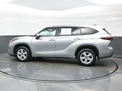Celestial Silver Metallic 2024 Toyota Highlander LE