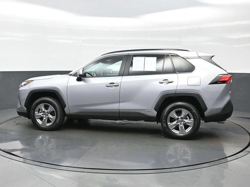 Silver Sky Metallic 2022 Toyota RAV4 Hybrid XLE