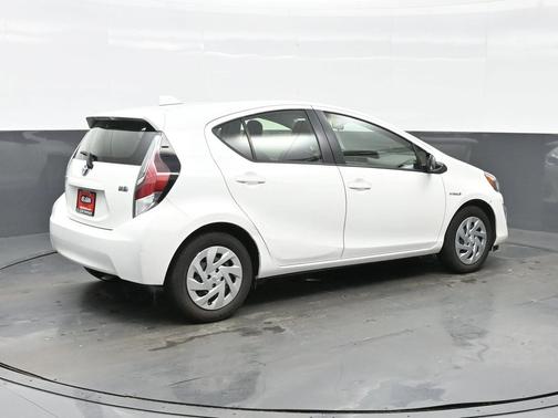 2016 Toyota Prius c One