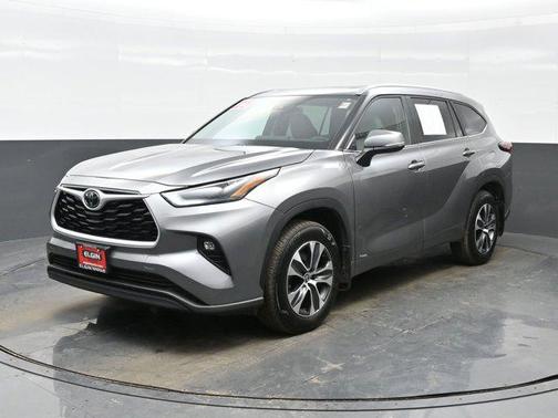 2025 Toyota Highlander Hybrid XLE