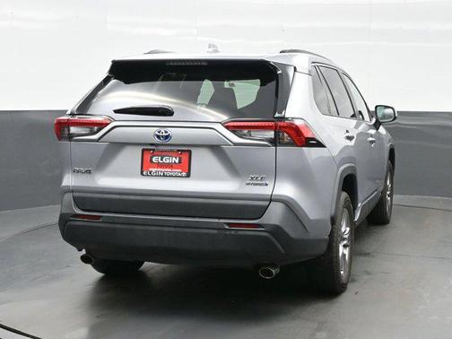 2022 Toyota RAV4 Hybrid XLE