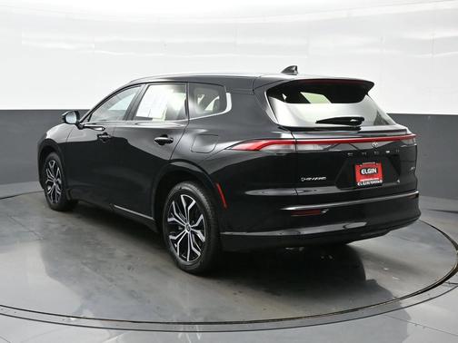 2025 Toyota Crown Signia XLE