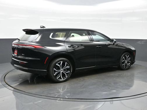 2025 Toyota Crown Signia XLE