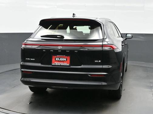 2025 Toyota Crown Signia XLE