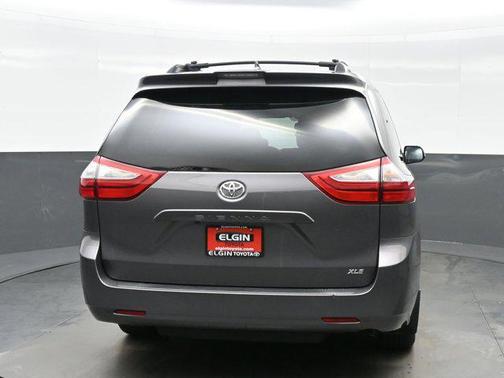 2019 Toyota Sienna XLE
