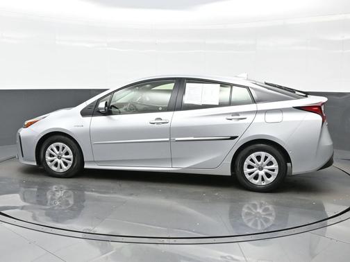 2021 Toyota Prius LE