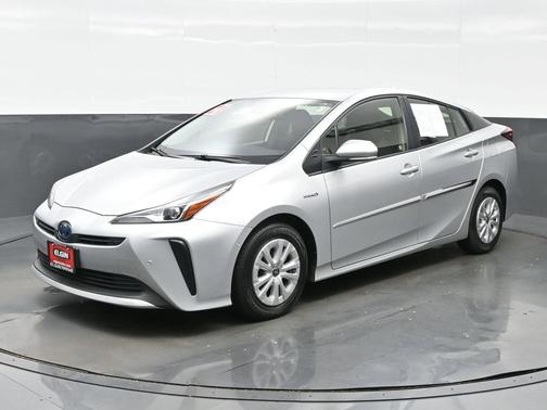 2021 Toyota Prius LE