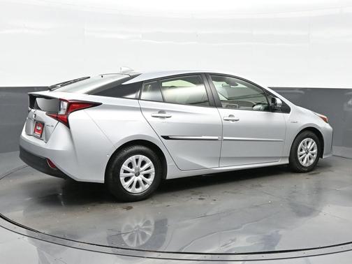 2021 Toyota Prius LE