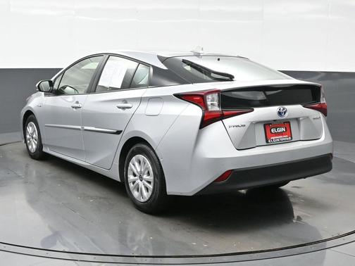 2021 Toyota Prius LE