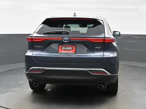 Coastal Gray Metallic 2024 Toyota Venza XLE