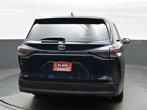 2024 Toyota Sienna LE