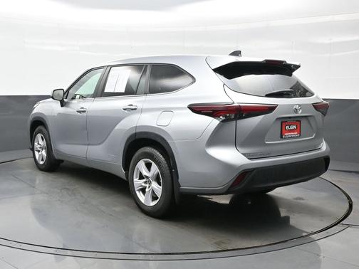 Celestial Silver Metallic 2024 Toyota Highlander LE