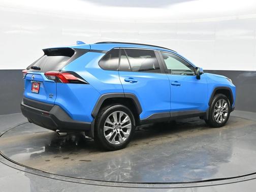 2020 Toyota RAV4 XLE Premium